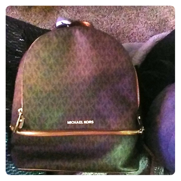 Michael Kors Rhea zip backpack. New w/tags - Picture 1 of 2